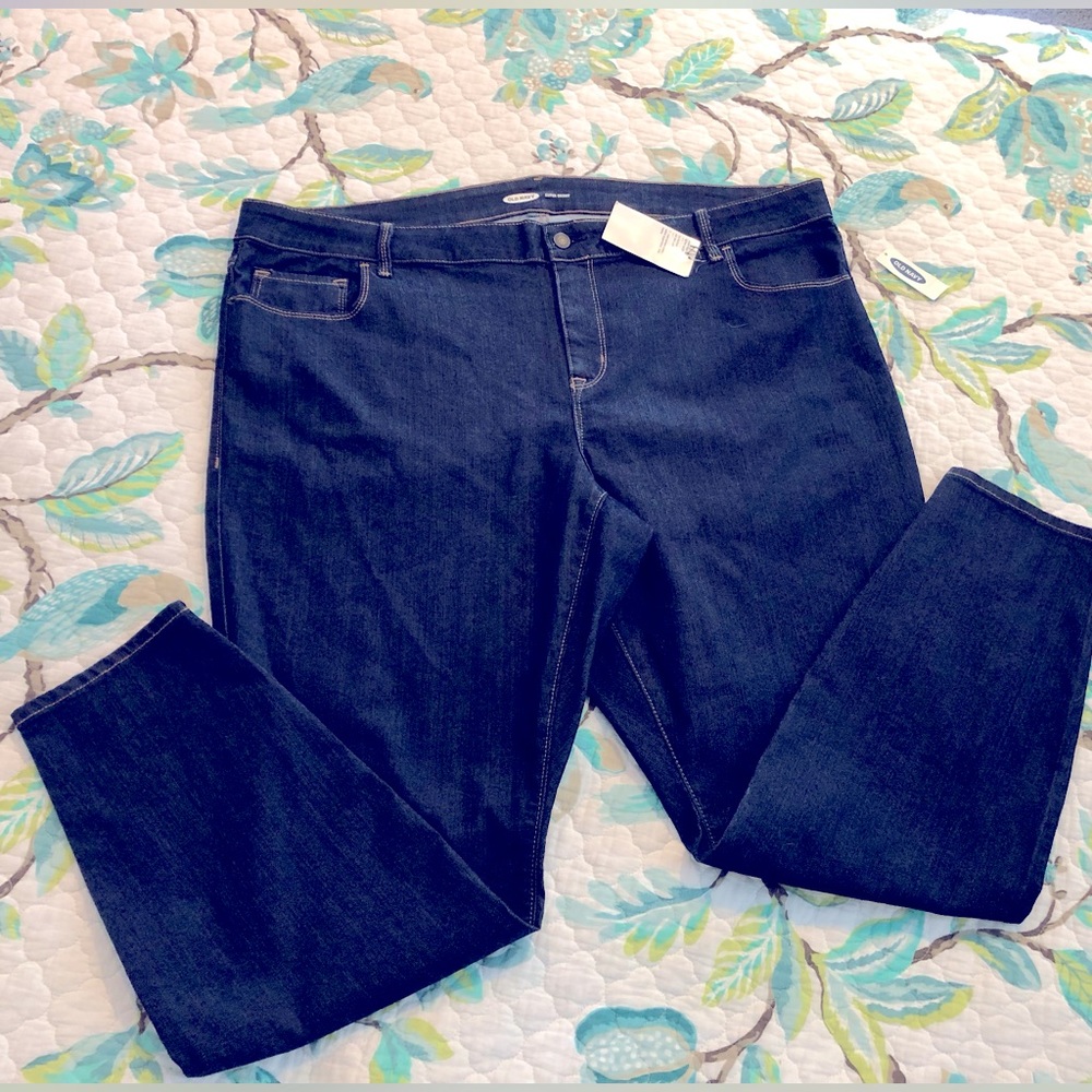 OLD NAVY Super Skinny Jeans - Dark Blue; No Distressing. Brand New w/ Tags.🌺
